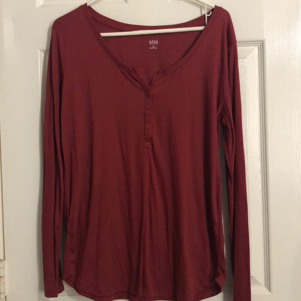 Burnt Orange/Red Henley Top 🌵